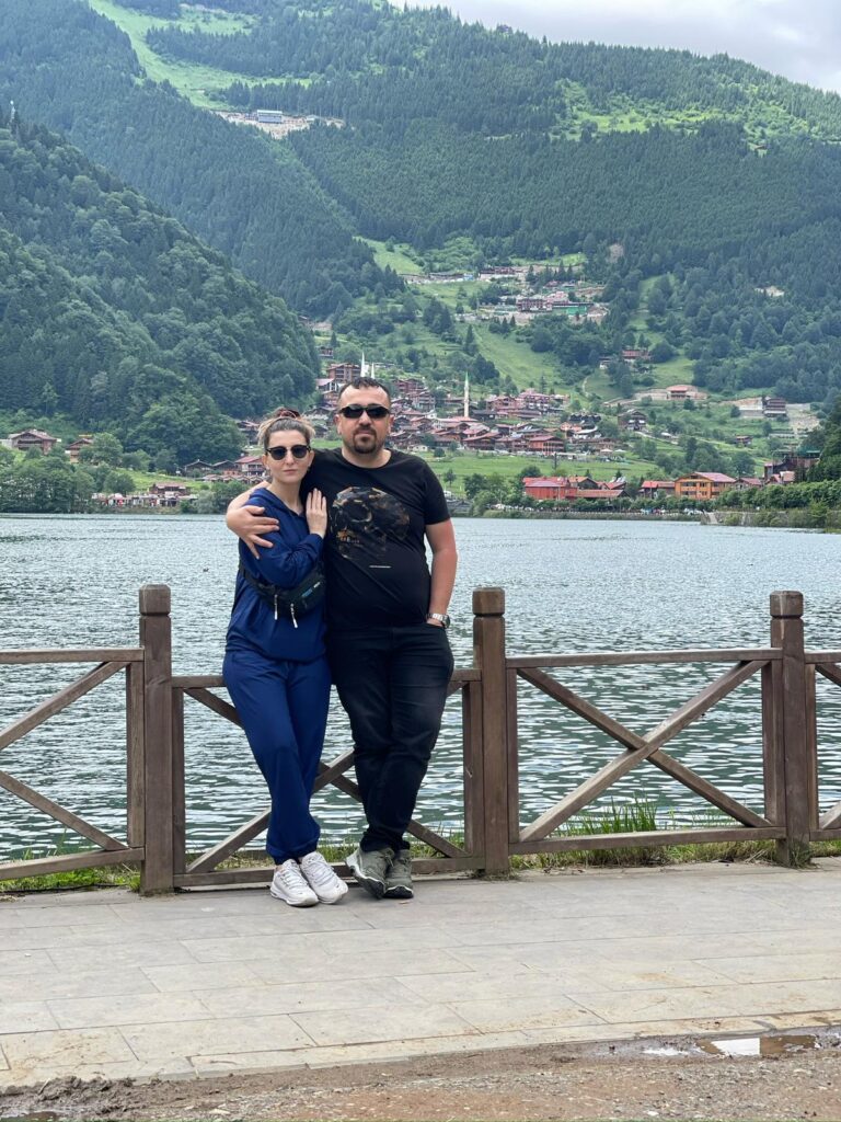 Karadeniz’in Kalbinde Unutulmaz Bir Yolculuk | Uzungöl’de Nurcan ve Sedat ile Doğayla Baş Başa 5 Karadeniz’in Kalbinde Unutulmaz Bir Yolculuk | Uzungöl’de Nurcan ve Sedat ile Doğayla Baş Başa 4